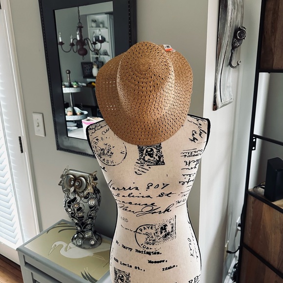 NWT Old Navy Hat - Picture 2 of 5